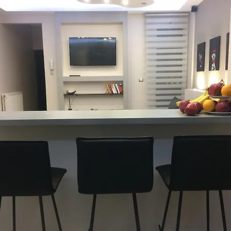 Apartment Tsimiski 95 *